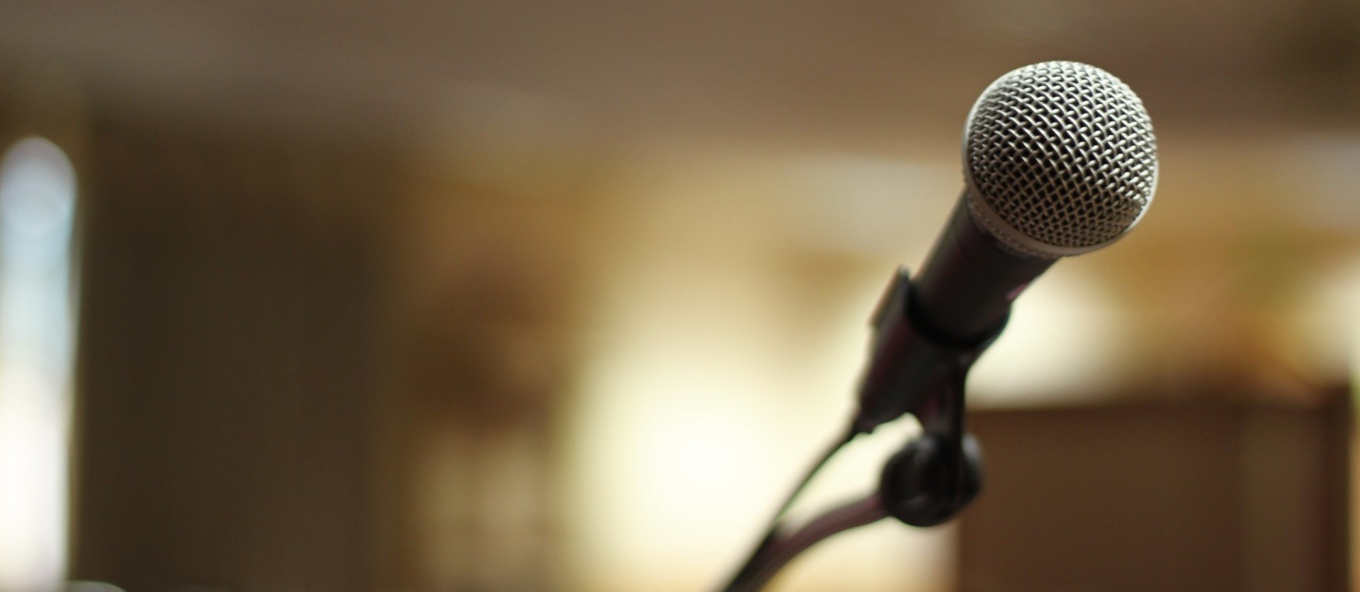 microphone-1222302_1920_Kiattisak Promsensa_pixabay (3)